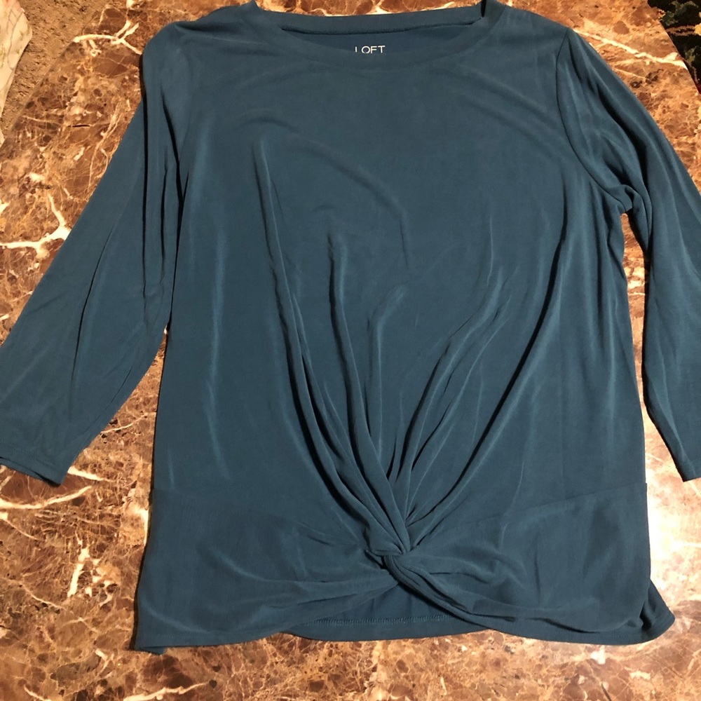 Beautiful loft top size large